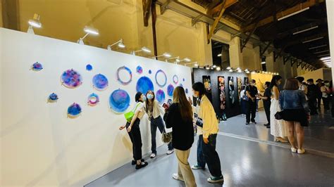 腳底藝術攝影展在松菸 .
